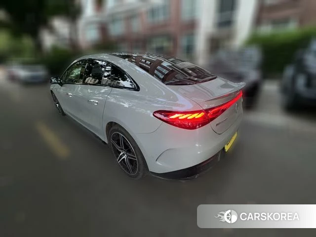 Mercedes-Benz EQE AMG 2024 Серебристо-серый из Китая, фото 5