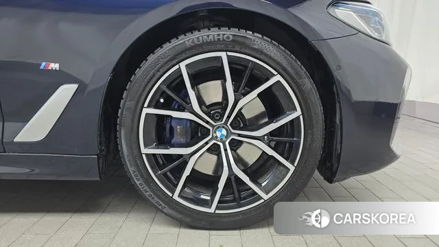 BMW 5 Series (G30) id 3565957 из Кореи 15