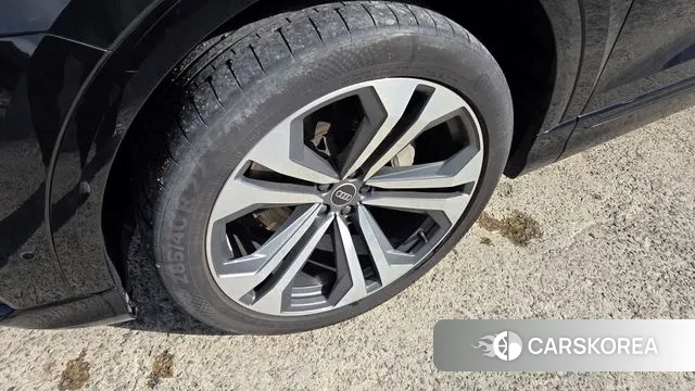 Audi Q8 (4M) id 3614760 из Кореи 7