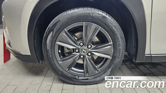 Lexus UX250h id 2946021 из Кореи 15