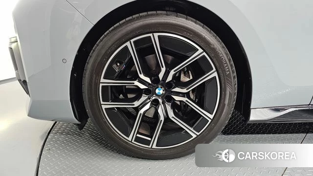 BMW 7 Series (G70) id 4634916 из Кореи 30