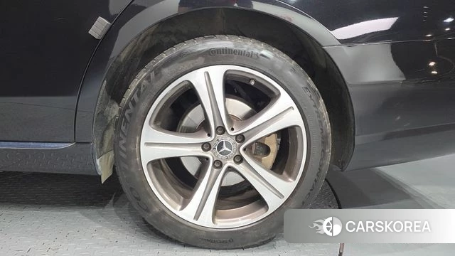 Mercedes-Benz E-Class W213 id 4727832 из Кореи 28