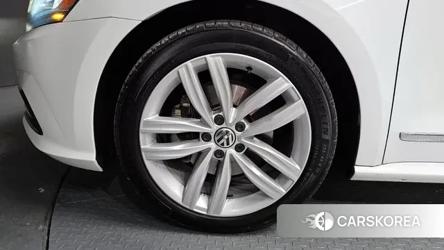 Volkswagen The New Passat id 3391459 из Кореи 15