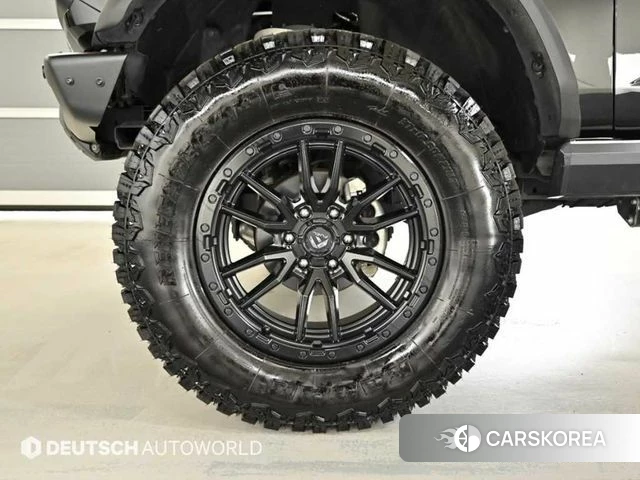 Ford Bronco 6th Generation 2023 Черный из Кореи, фото 5