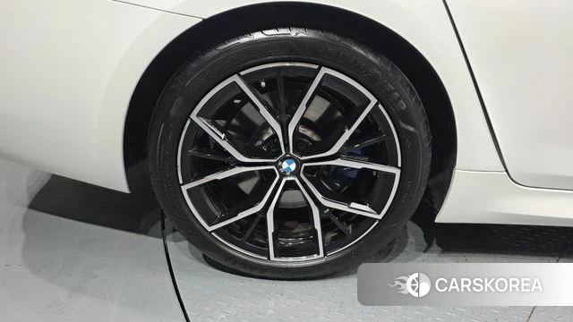 BMW 5 Series (G30) id 4591438 из Кореи 27