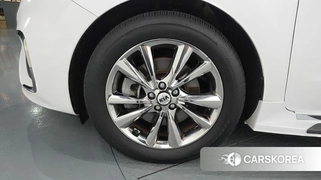 Kia The New Carnival id 4651858 из Кореи 32