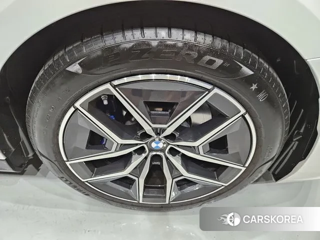 BMW 5 Series (G60) id 3477361 из Кореи 15