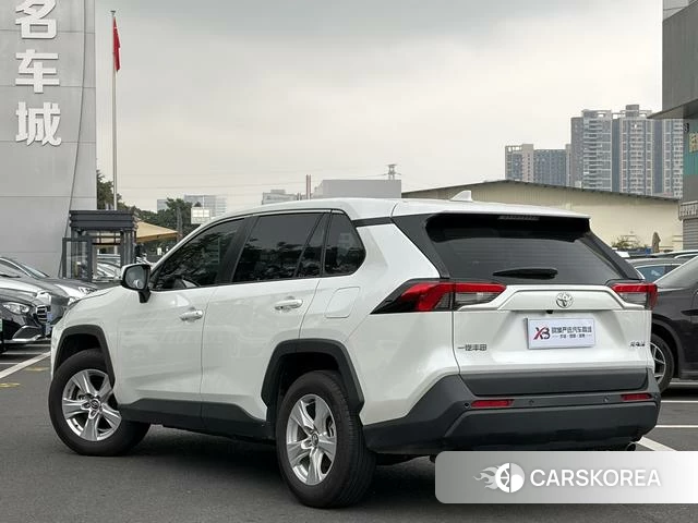 Toyota RAV4 Rongfang 2025 Белый из Китая, фото 5