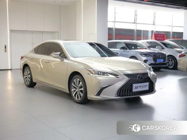 Lexus ES id 4368407 из Китая 13