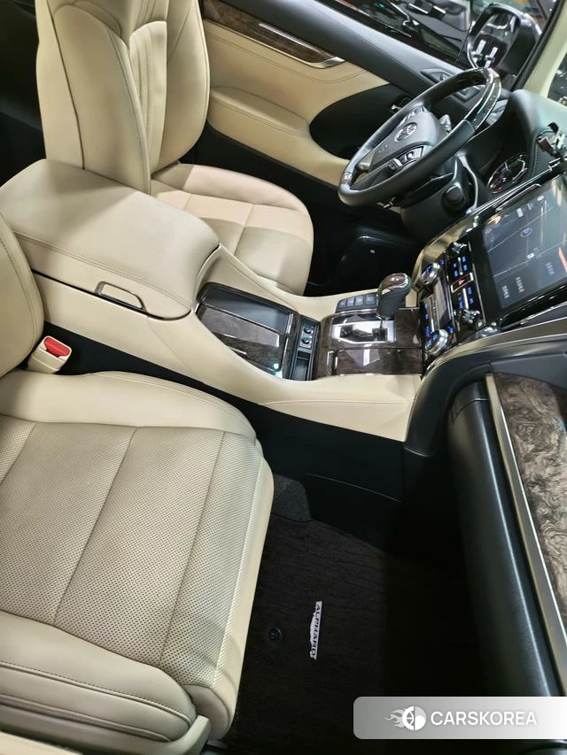 Toyota Elfa id 4328892 из Китая 7