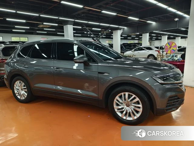 Volkswagen Touareg id 4190422 из Китая 16