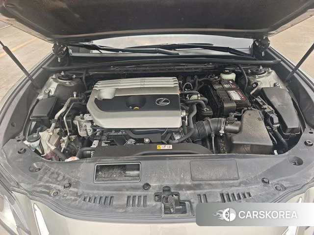 Lexus ES id 4335191 из Китая 13