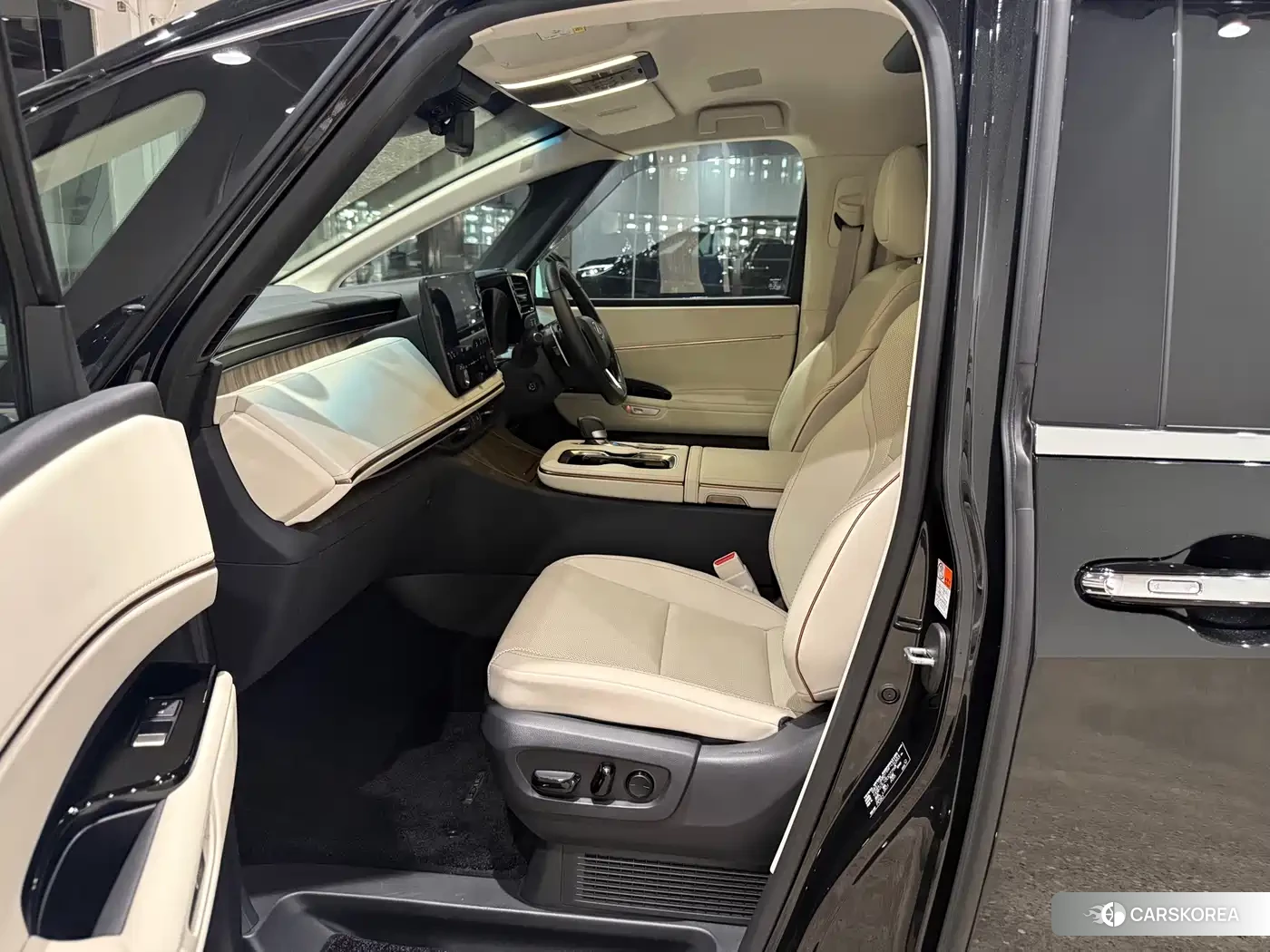 Lexus LM id 4629688 из Китая 11