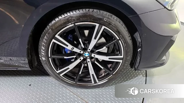 BMW 5 Series (G60) id 3492150 из Кореи 15