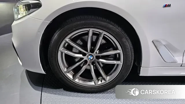 BMW 5 Series (G30) id 3045032 из Кореи 15