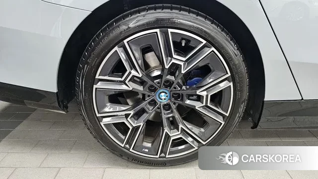 BMW 5 Series (G60) id 2899815 из Кореи 15