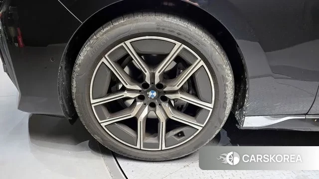 BMW 7 Series (G70) id 3288861 из Кореи 15