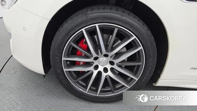Maserati Ghibli id 3562243 из Кореи 15