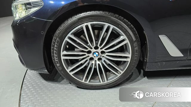 BMW 5 Series (G30) id 4620197 из Кореи 30