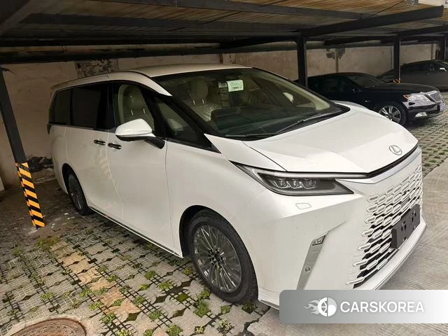 Lexus LM id 4239554 из Китая 8