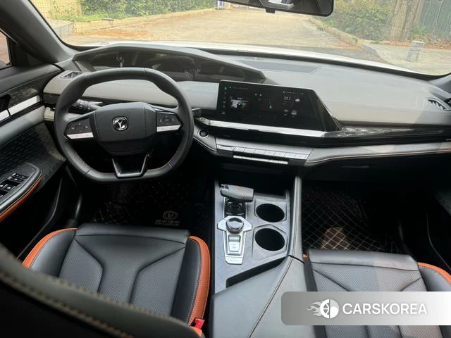 Chang'an UNI-V 2023 Белый из Китая, фото 5