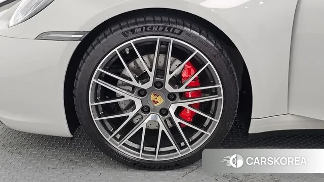 Porsche 911(992) id 3571490 из Кореи 15