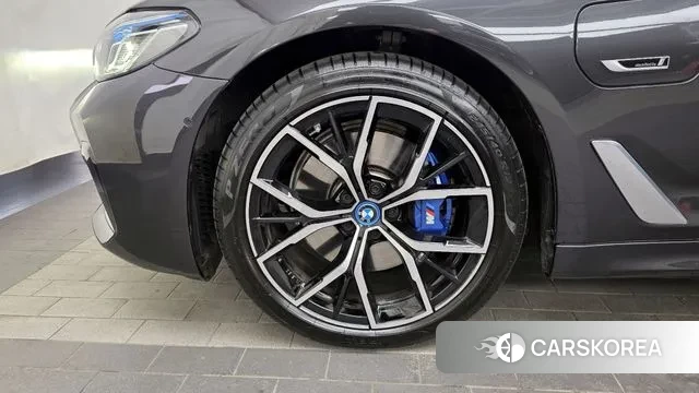 BMW 5 Series (G30) id 3746059 из Кореи 15