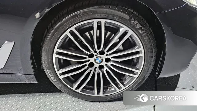 BMW 5 Series (G30) id 3546758 из Кореи 15