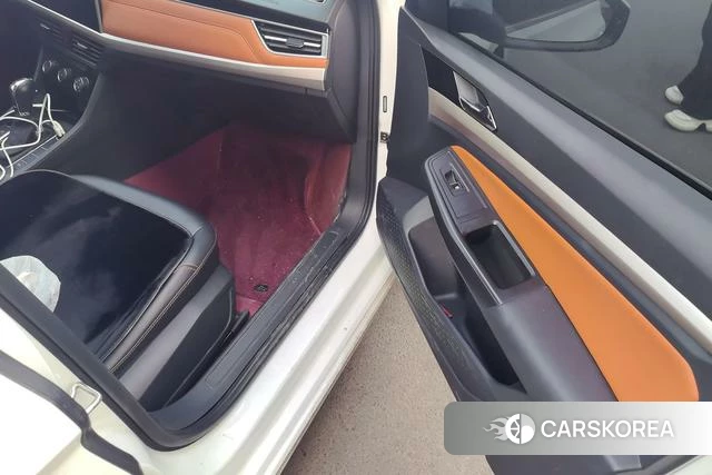 Volkswagen Bora id 4218706 из Китая 12