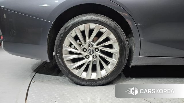 Lexus ES300h 7th generation id 4608430 из Кореи 15