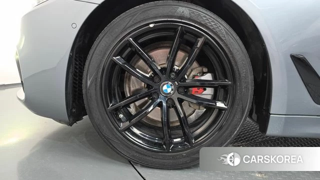 BMW 5 Series (G30) id 4943685 из Кореи 30