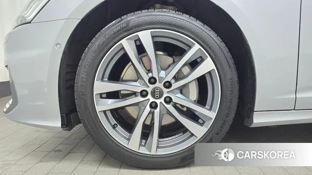 Audi A6 (C8) id 3670499 из Кореи 15