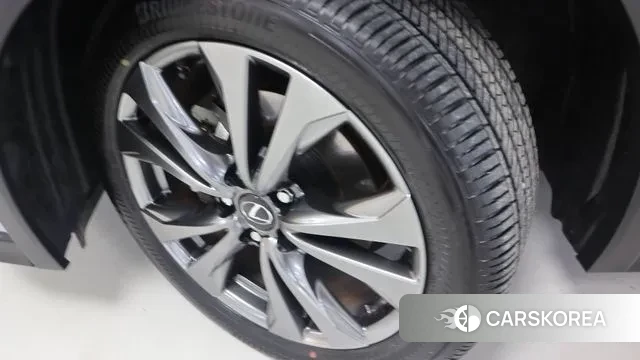 Lexus UX300h id 3496742 из Кореи 12