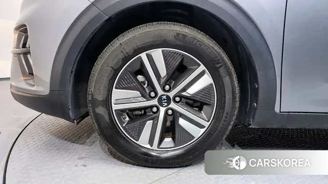 Kia The New Niro id 3514468 из Кореи 15