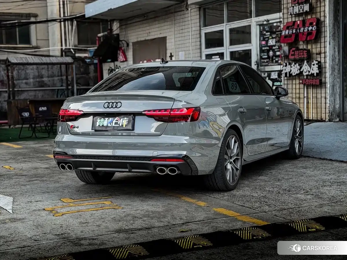 Audi S4 2023 Silver/gray из Китая, фото 5