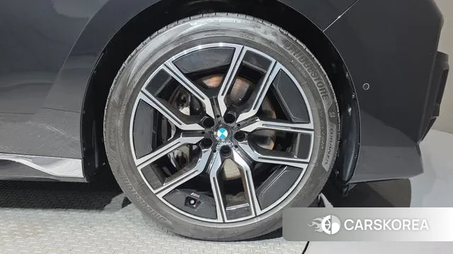 BMW 7 Series (G70) id 3679785 из Кореи 15