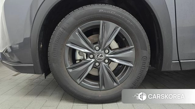 Lexus UX300h id 3786004 из Кореи 15