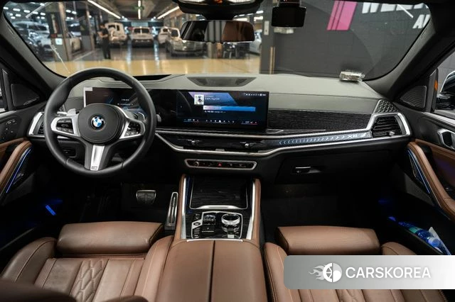 BMW X6 (G06) 2026 Светло-серебряный цвет из Кореи, фото 5