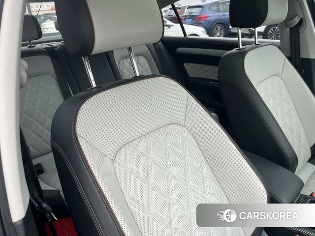 Volkswagen Magotan id 4290498 из Китая 20