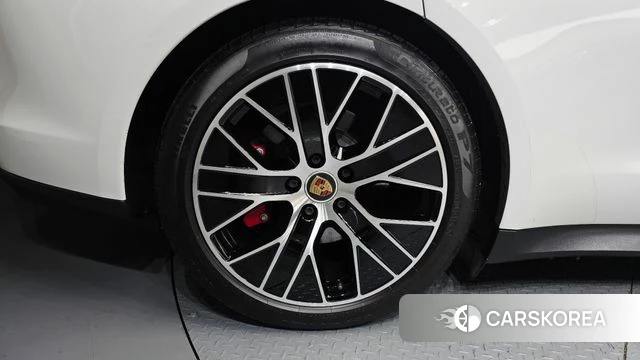 Porsche Taycan id 4309761 из Кореи 15