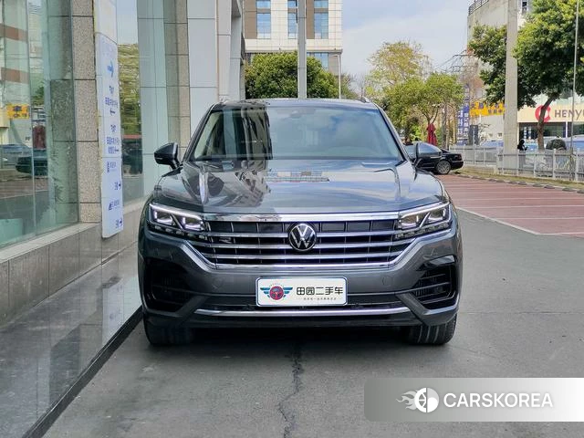 Volkswagen Touareg 2021 Темно-серый из Китая, фото 5