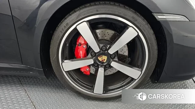 Porsche 911(992) id 3147186 из Кореи 15