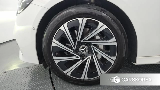 Mercedes-Benz E-Class W214 id 4630380 из Кореи 28