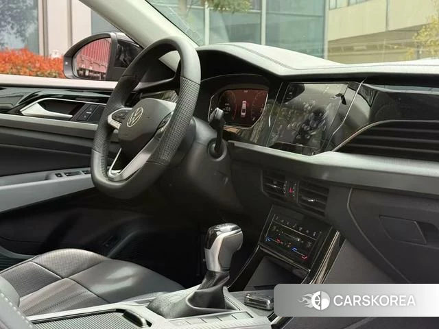 Volkswagen Passat 2025 Черный из Китая, фото 5