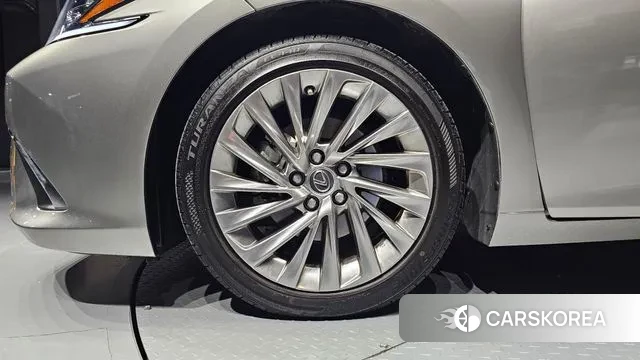 Lexus ES300h 7th generation id 3770107 из Кореи 15