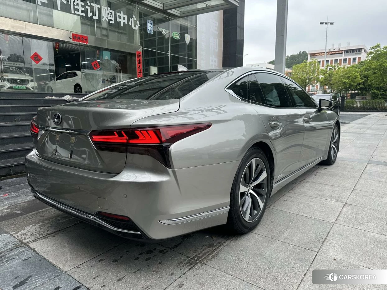 Lexus LS 2019 Серебристо-серый из Китая, фото 5