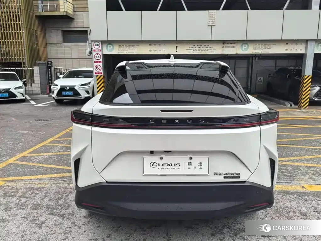 Lexus RZ 2023 Белый из Китая, фото 5