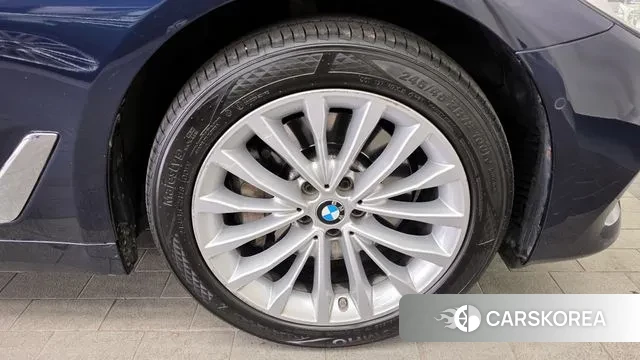 BMW 5 Series (G30) id 3727954 из Кореи 15