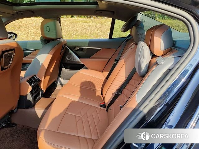 BMW 5 series 2024 Черный из Китая, фото 5