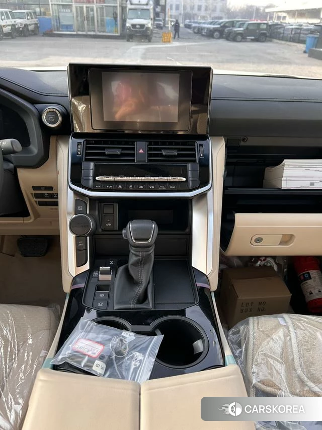 Toyota Land Cruiser (imported) 2026 Белый из Китая, фото 6